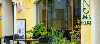 Jana Hotel & Apartment