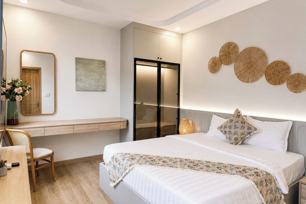 Premium bedding, memory-foam beds, minibar, desk