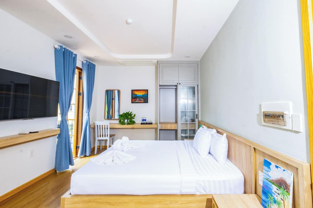 Chambre « Premier », 1 très grand lit, vue ville