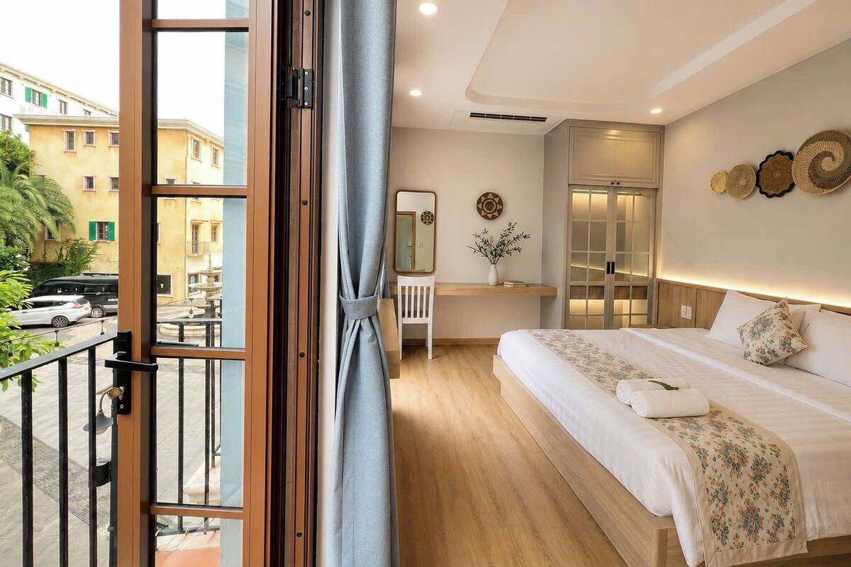 Quarto premier, 1 cama King, vista para a cidade | Roupas de cama premium