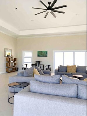 スマートテレビ、卓球台