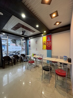 Free WiFi - Pinewood Valley Mussoorie (Dhanaulti)