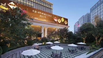 المنشأة من الخارج