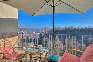 Outdoor dining - Dogliani Borgo Castello (Dogliani)