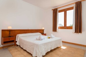 3 bedrooms, iron/ironing board, travel cot, free WiFi - PINAR - Chalet en Port d'Alcúdia a 150 metros de la playa (Alcúdia)