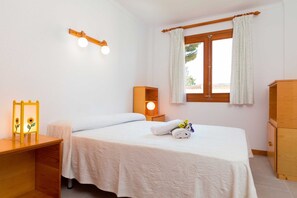 3 bedrooms, iron/ironing board, travel cot, free WiFi - PINAR - Chalet en Port d'Alcúdia a 150 metros de la playa (Alcúdia)