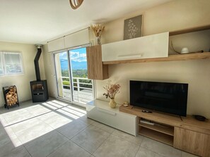 TV - Maison 72 m2 Meublée Location Vacance à la Semaine Proche Genève et Stations ski (Bonne)