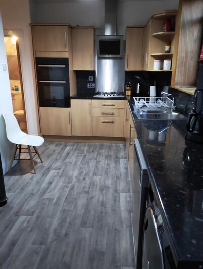 Self Contained 2 Bedrooms House Free Parking