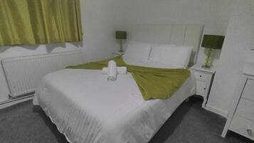 Casa | 2 habitaciones, tabla de planchar con plancha y wifi gratis