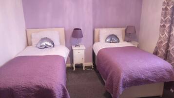 Casa | 2 habitaciones, tabla de planchar con plancha y wifi gratis