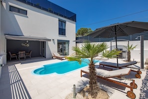 Standard-Haus, Mehrere Schlafzimmer, 2 Bäder (Modern Holiday House Jadranka With) | Pool