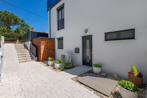 Exterior - Modern Holiday House Jadranka With Pool (Krk)