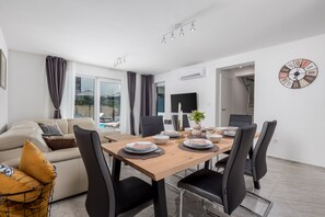 Hus – standard, 2 soverom, 2 bad (Modern Holiday House Jadranka With) | Spiseområde
