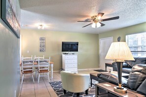Apartment (2 Bedrooms) | Interior - Largo Townhome Near Indian Rocks Beach! (Largo)