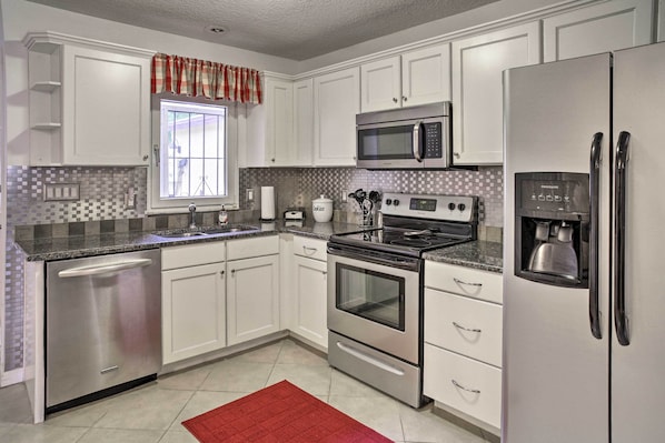 Interior - Updated Cape Canaveral Townhome, Walk to the Beach (Cape Canaveral)
