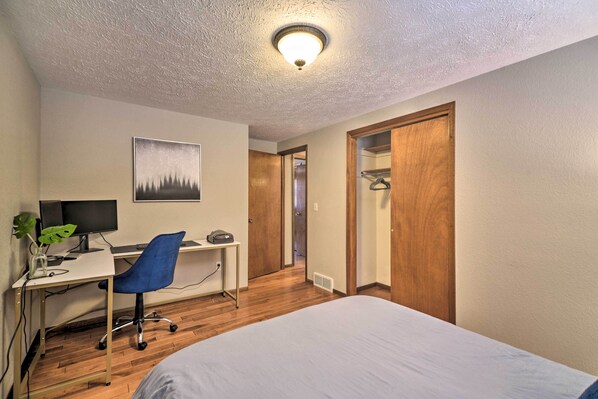 Apartment (3 Bedrooms) | Interior - Loveland Getaway w/ Fire Pit and Ping Pong Table! (Loveland)