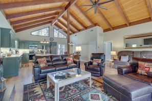House (3 Bedrooms) | Interior