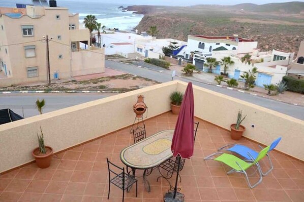 Outdoor dining - Villa Soleil Mirleft (Mirleft)