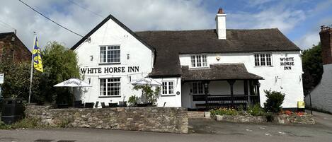 Vista frontal de la propiedad