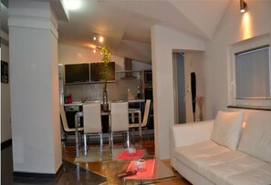 Living area - Pure Opulence, Prime Location: Kosmos Apartments Ohrid - Luxurious Residence (Ohrid)