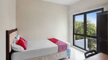 Standard Double Room | Desk, free WiFi, bed sheets