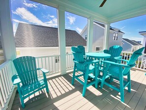 Outdoor dining - Pebble Beach East - Chesapeake Properties (Cape Charles)
