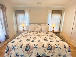 3 Schlafzimmer, Schreibtisch, Bügeleisen/Bügelbrett, WLAN