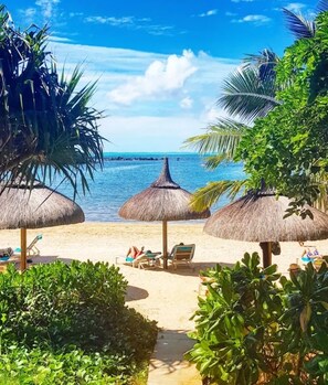 Beach - Appartement Cosy Près de la Plage Dans la Résidence Resort Renomée D'azuri (ROCHES NOIRES)
