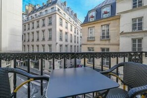 Outdoor dining - Balcon à L'opéra de Paris (Paris)