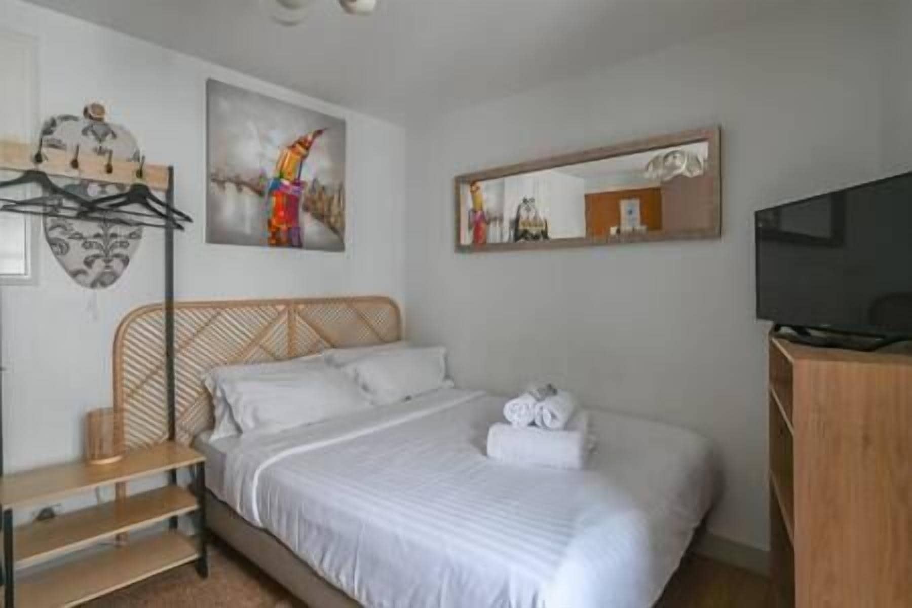 Fer et planche à repasser, Wi-Fi, draps fournis