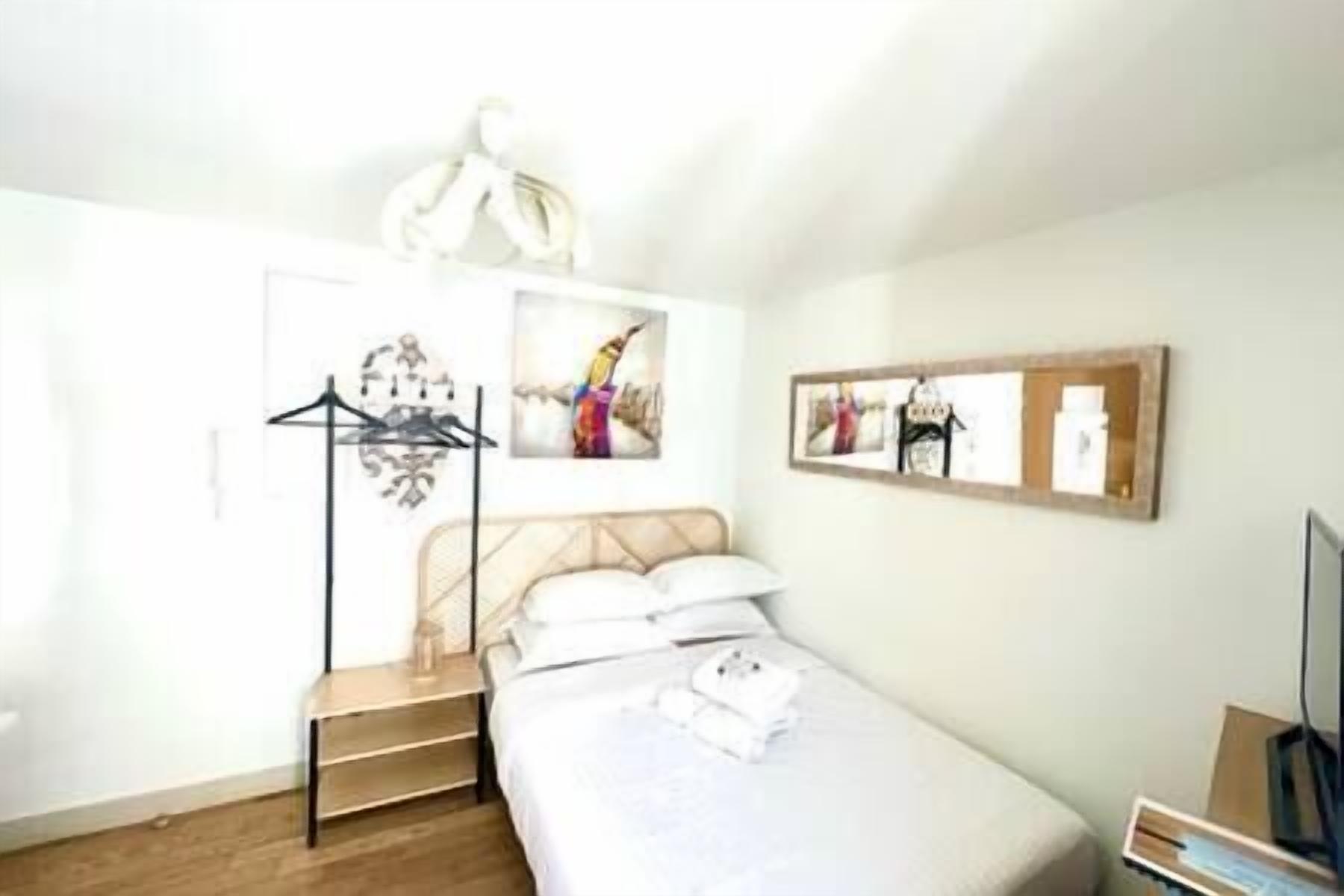 Strykejern/-brett, wi-fi og sengetøy