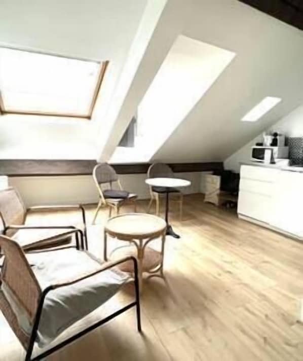 Interior - Romantic apartment in central Paris (Paris)