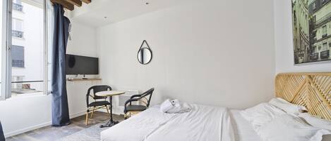 Iron/ironing board, WiFi