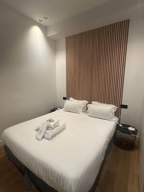 1 chambre, fer et planche à repasser, lit parapluie, Wi-Fi