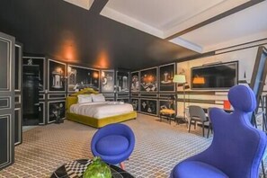 1 bedroom, iron/ironing board, travel crib, WiFi - Best Location In Saint Germain (Paris)