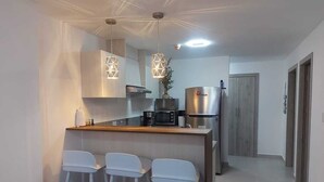 Macchina per tè/caffè, frigorifero, microonde, forno