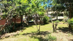 Property grounds - Serene Coastal Gem Perfect For Families (Hyland Park)