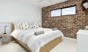 5 chambres, lit parapluie, Wi-Fi, draps fournis