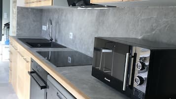 Batterie de cuisine, vaisselle et ustensiles