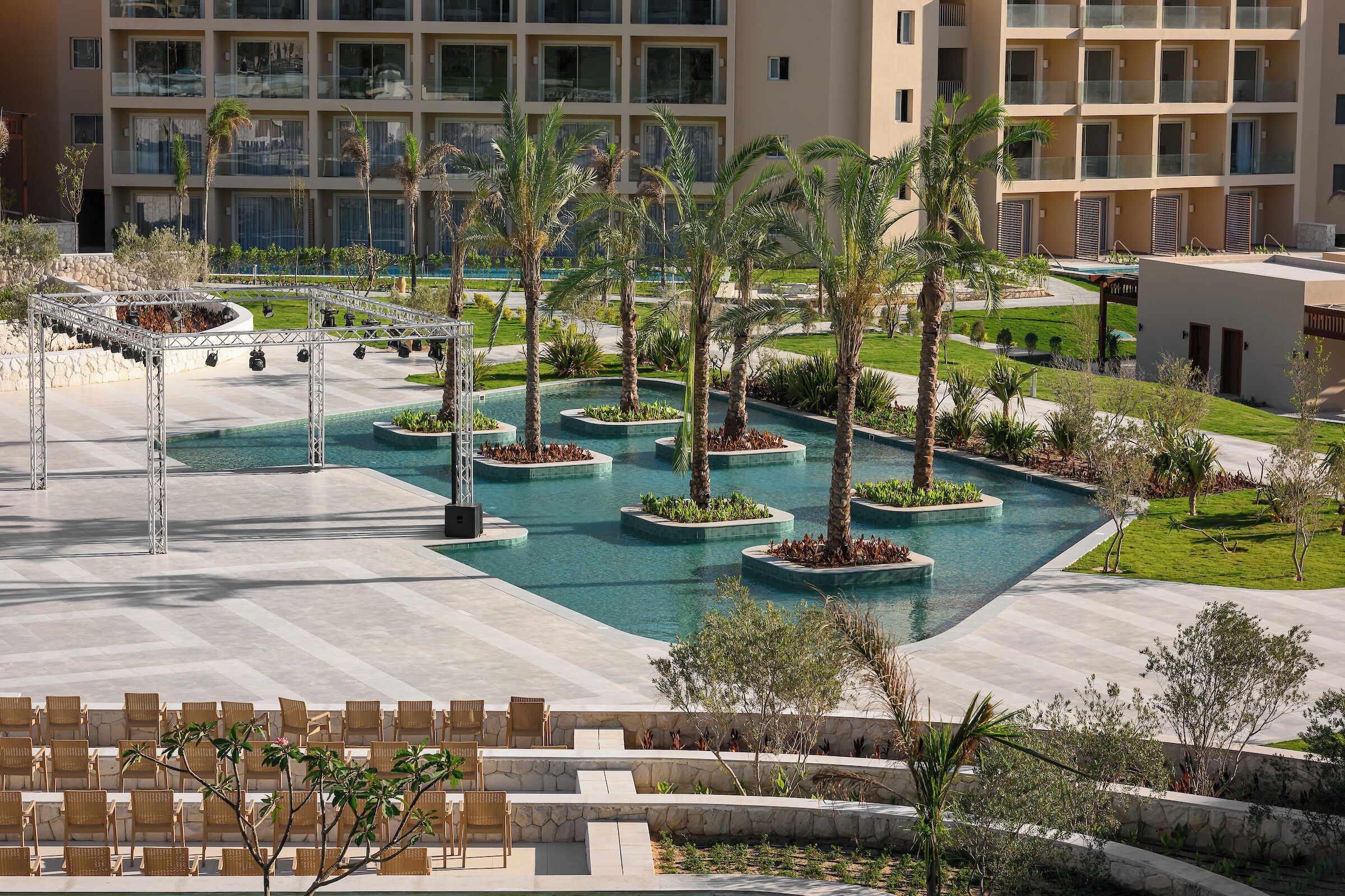 4 piscinas al aire libre