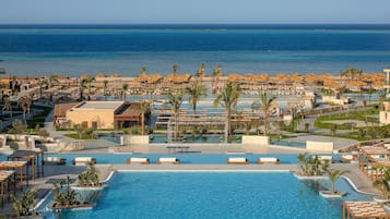 4 piscinas al aire libre