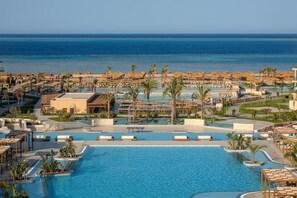 4 piscinas al aire libre