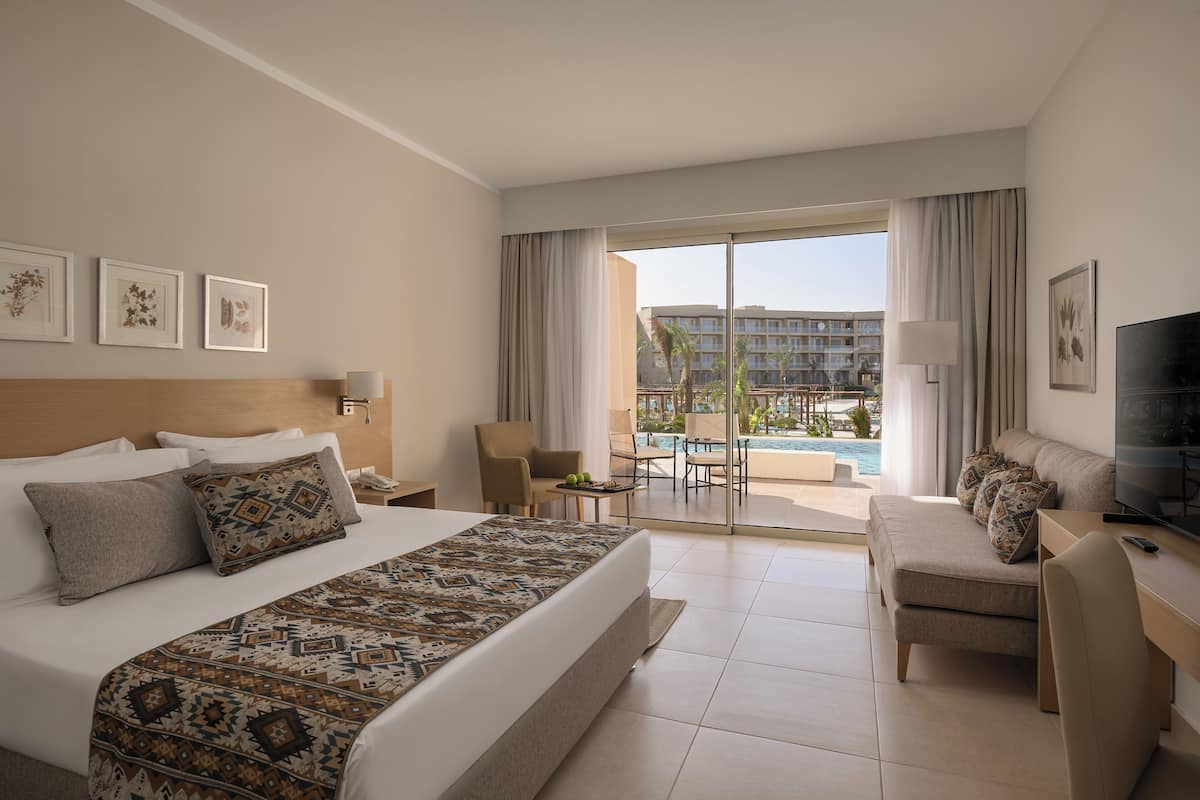 Chambre Supérieure (Swim Up, Queen Bed) | Coffres-forts dans les chambres, fer et planche à repasser