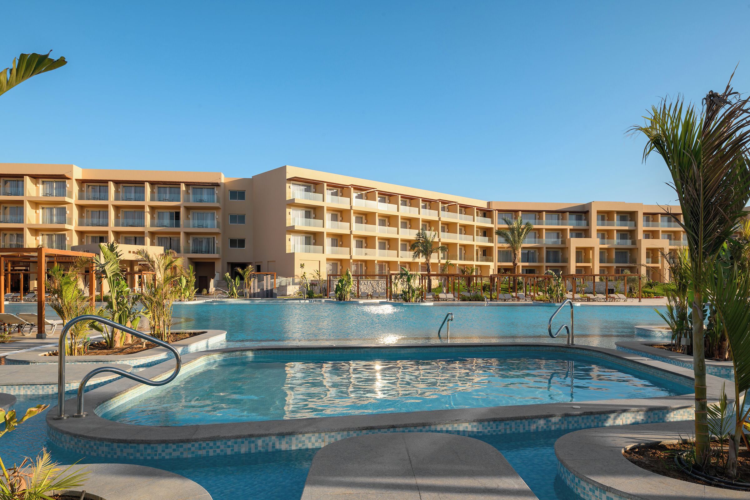 4 piscinas al aire libre