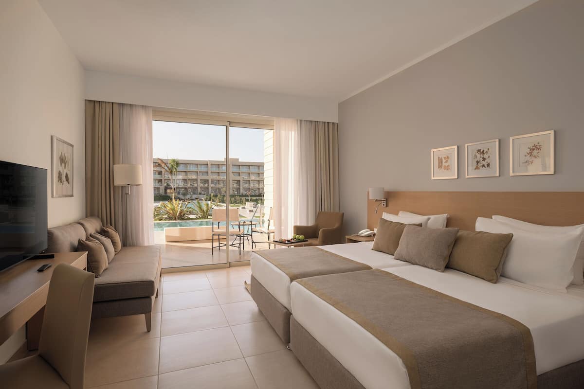 1 bedroom, in-room safe, iron/ironing board, free WiFi