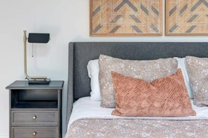 2 slaapkamers, een strijkplank/strijkijzer, wifi, beddengoed