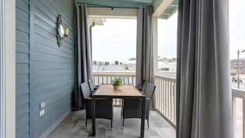 Tempat makan outdoor