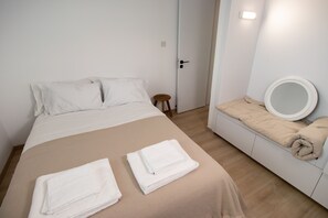 2 chambres, fer et planche à repasser, Wi-Fi, draps fournis