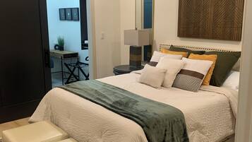 3 habitaciones, tabla de planchar con plancha, wifi y ropa de cama