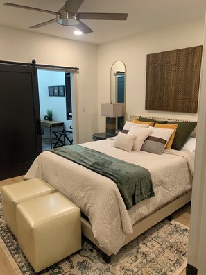 3 chambres, fer et planche à repasser, Wi-Fi, draps fournis